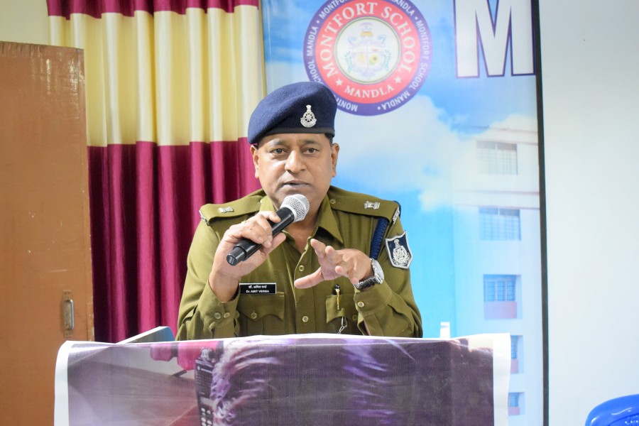 Montfort: Photo Gallery